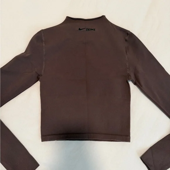 Nike SKIMS Mock Neck Long Sleeve Cropped Top - Dark Brown - Picture 4 of 4
